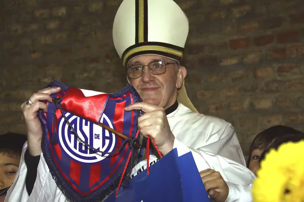 Jorge Mario Bergoglio era torcedor do San Lorenzo — Foto: Getty Images